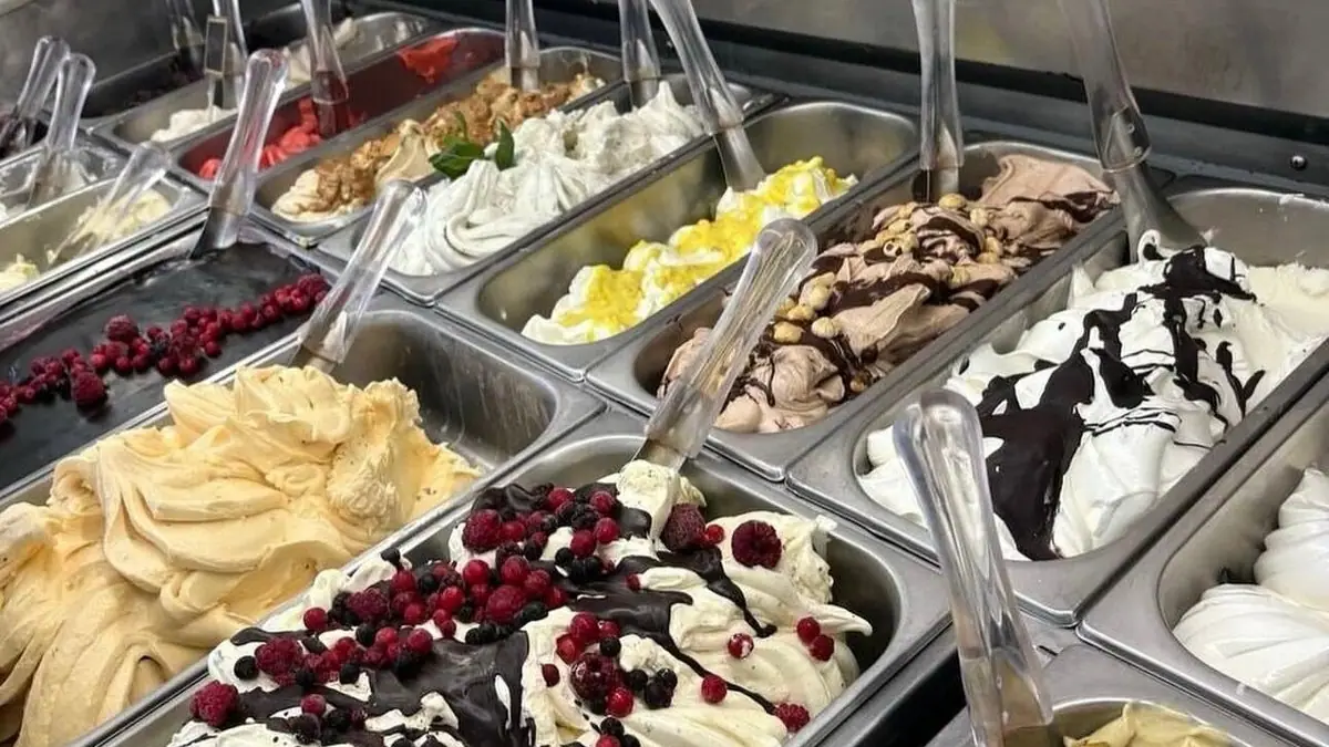 Milos – patisserie in Brighton town centre